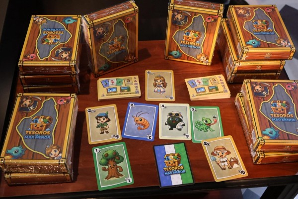 Un juego de cartas pone sobre la mesa los 'Tesoros del Mar Menor': la editorial Flamenco Games echa a volar desde San Pedro del Pinatar