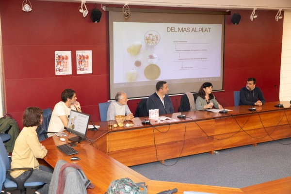 L'UJI i el Museu Pedagògic porten amb un projecte receptes tradicionals masoveres als menjadors escolars