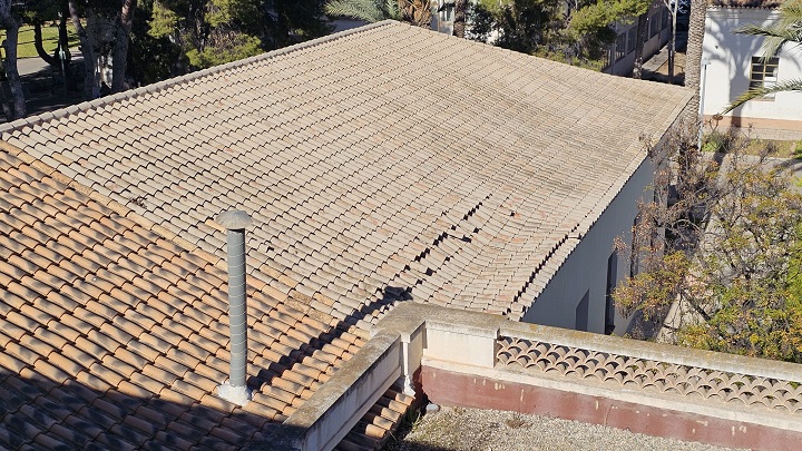 La UA evacúa varios edificios del campus tras detectar incidencias en las cubiertas