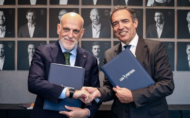 Tebas destaca el impacto económico positivo de la venta centralizada de derechos audiovisuales en la industria del fútbol