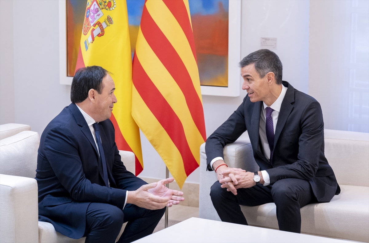 Llorca y Sánchez en un momento de la reunión. - Foto: EP/ALBERTO ORTEGA Llorca y Sánchez en un momento de la reunión.