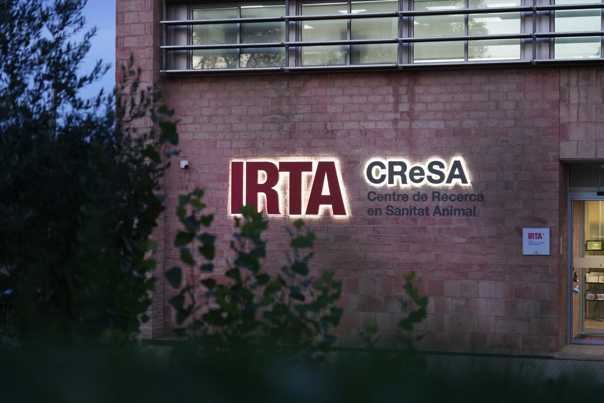 Mossos y Guardia Civil registran el laboratorio investigado como posible origen del brote