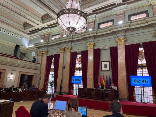Murcia aprueba sus Presupuestos para 2026 entre reproches por el 