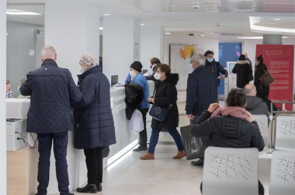 Hospitales al 95%: cuando los pasillos se convierten en plantas