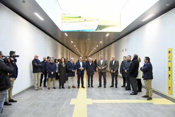 Imágenes del nuevo cañón peatonal que une las estaciones de metro de Xàtiva y Alacant