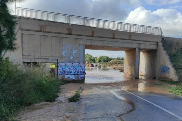 Reabre la carretera de Las Tejeras tras estar cortada toda la tarde tras una fuga de agua