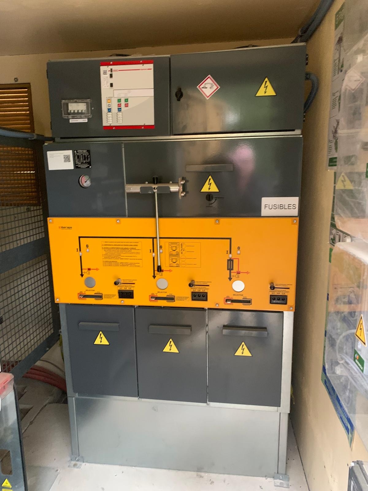 Uno de los contadores de luz en los chalets del Residencial Calicanto Village.