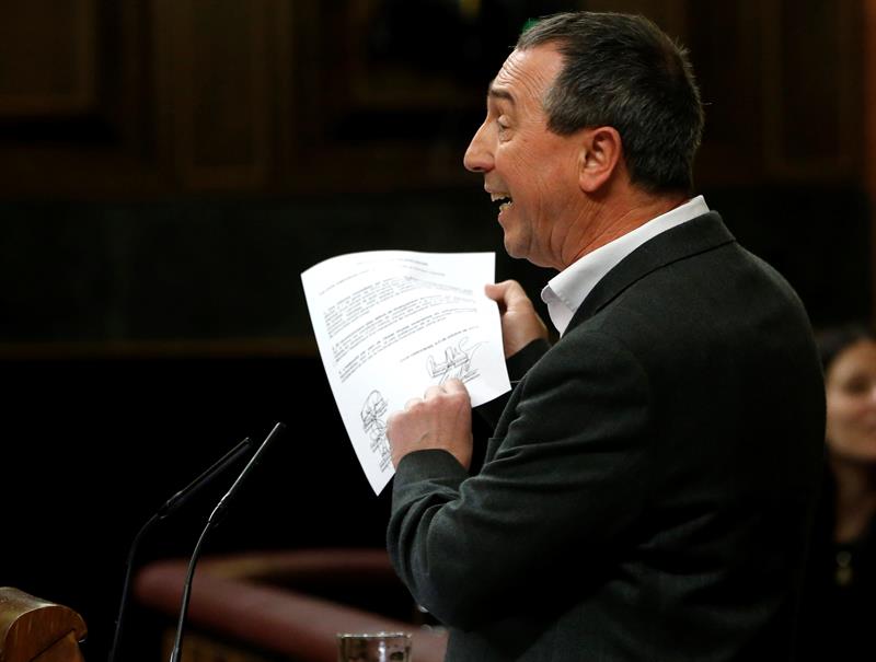 Baldoví rentabiliza las negociaciones en Madrid y se cuela como cuarto político más valorado