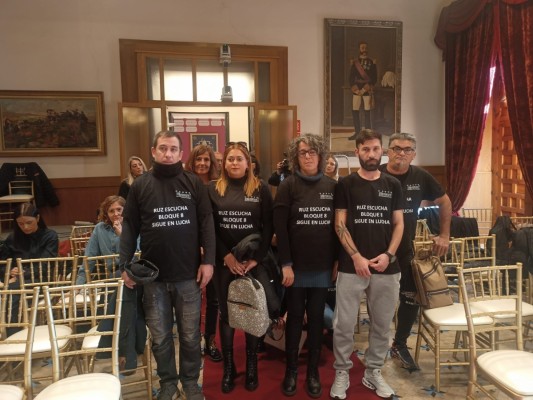 Vecinos desalojados de San Antón en Elche urgen recoger sus enseres y problemas con un barrio 