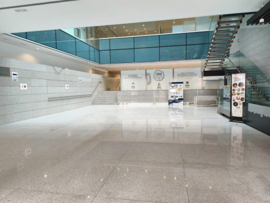 Mudanza parcial: Alicante ya reubica servicios en el Centro 14 pero no vaciará el Palas hasta enero