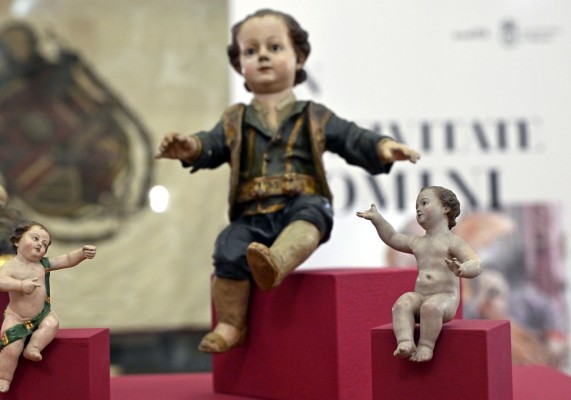  La exposición del belén 'Laigmaniere' rinde homenajea a Nicolás Salzillo en el Ayuntamiento de Murcia
