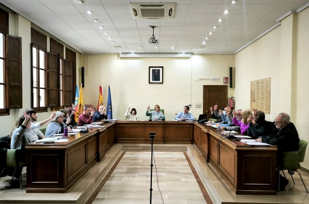 Benetússer aprueba el encargo de los proyectos de reconstrucción de las piscinas y pistas deportivas a Tragsa