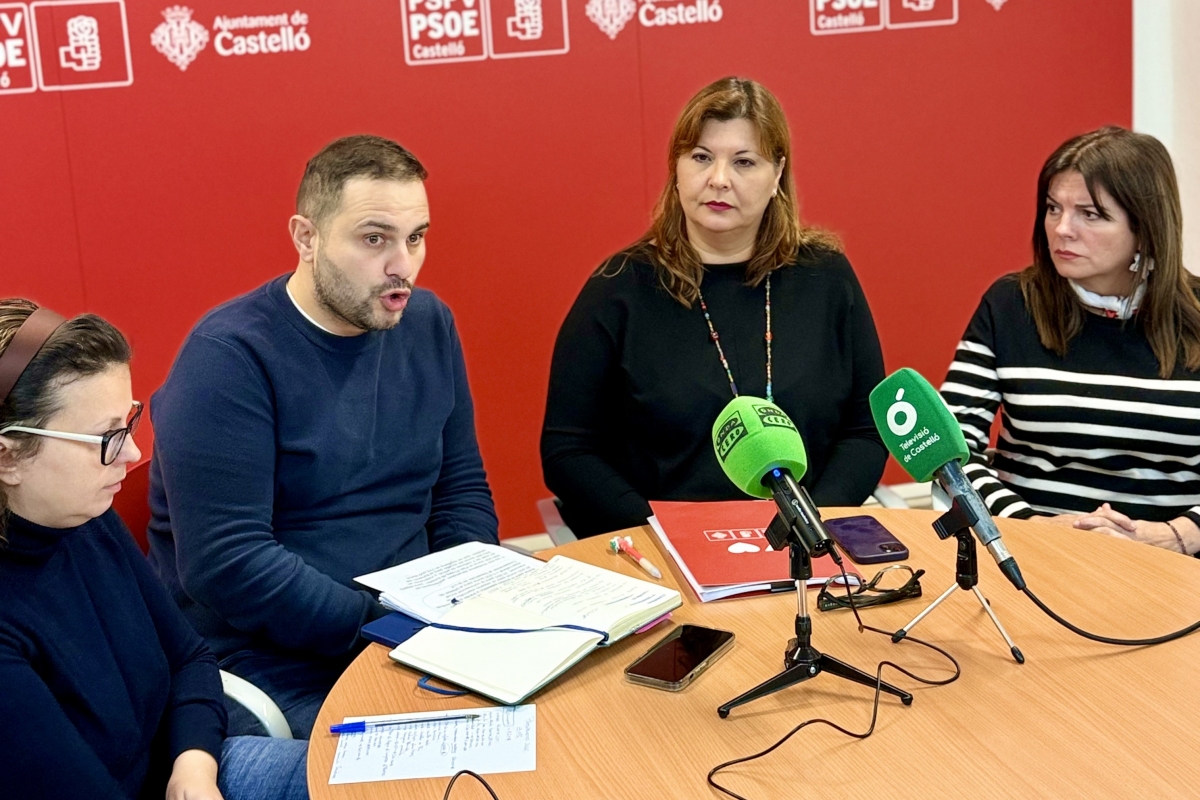 Los socialistas proponen 200.000 euros para restablecer la gratuidad en el transporte público para los jóvenes.