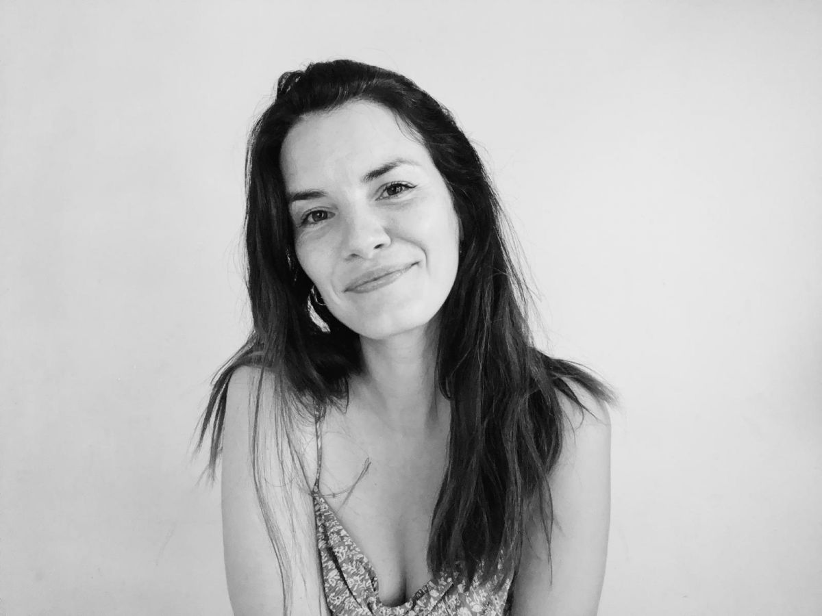 Estela Sanchis convierte al lector en ‘vouyeur’ en ‘Hasta aquí todo va bien’