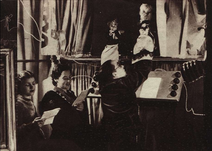 Intérpretes del guiñol de Álvaro Ponsá