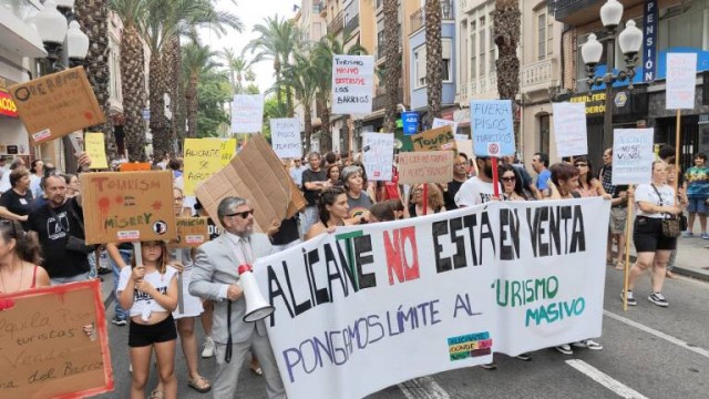 Alicante solicita al Consell el control de los pisos turísticos para poder inspeccionar y sancionar 