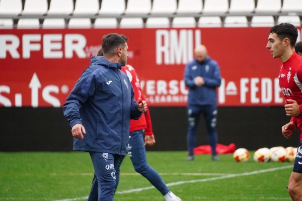 El Murcia, ya sin Copa, retoma la Liga en Primera RFEF ante el Europa, rival directo por subir