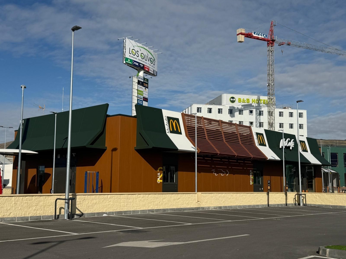  - Foto: CENTRO COMERCIAL LOS OLIVOS