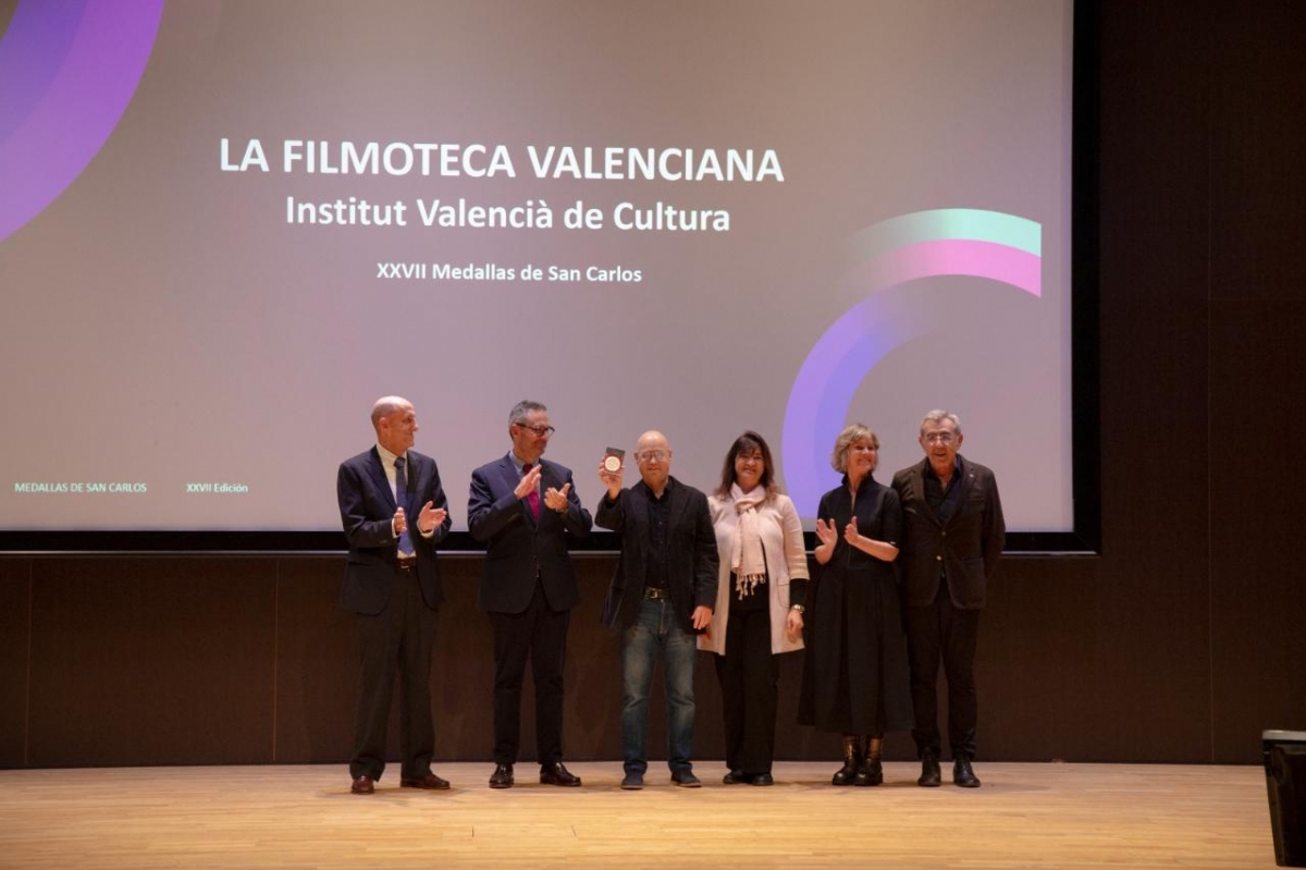 La Filmoteca recibe la Medalla de San Carlos de la Facultad de Bellas Artes de la UPV