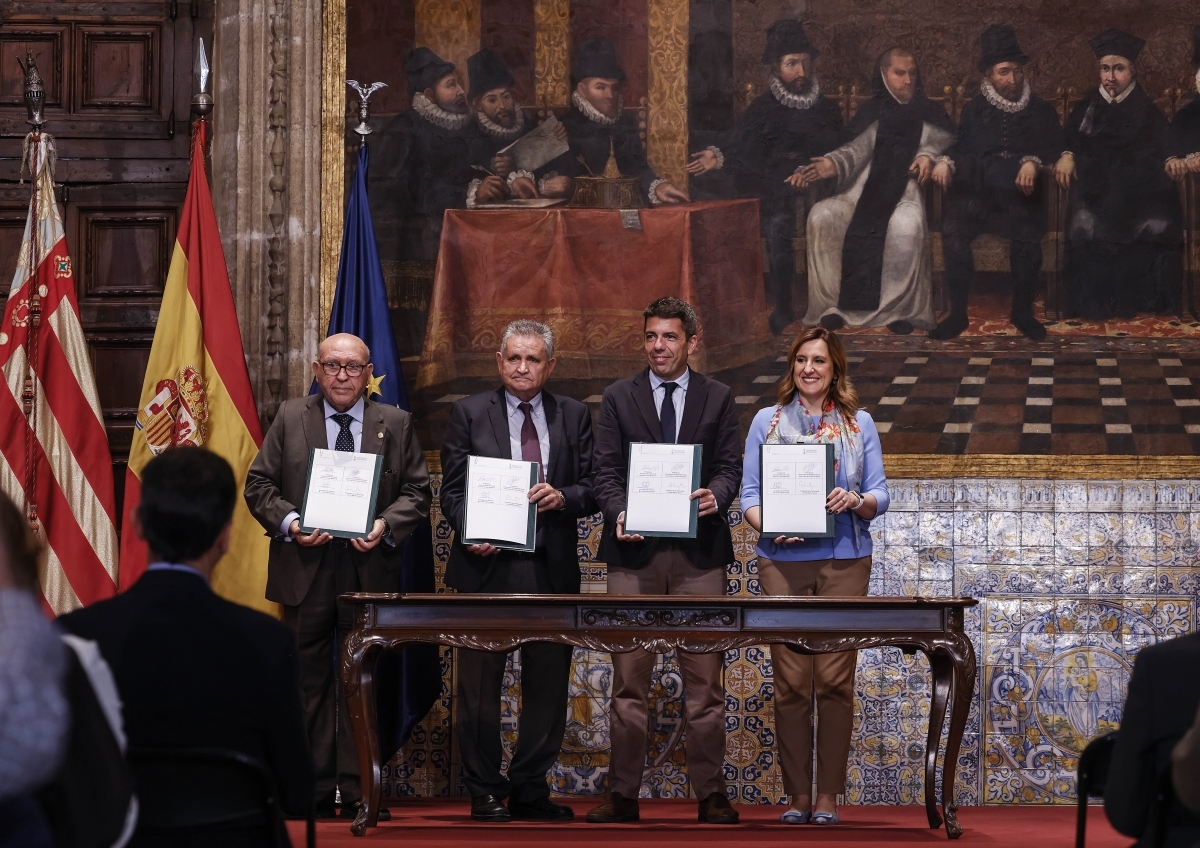 Firma del I Pacto del Agua.