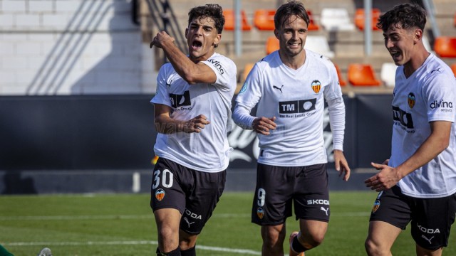 Cedidos Levante UD: Víctor Jr. firma un 'doblete' en el triunfo del Mestalla