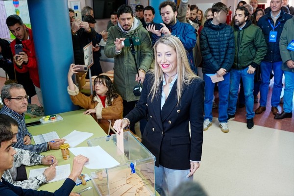 Guardiola (PP) gana pero no alcanza la mayoría absoluta en Extremadura, según el sondeo de Sigma Dos