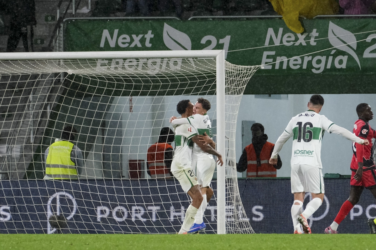 Alvaro Rodríguez celebra su gol
