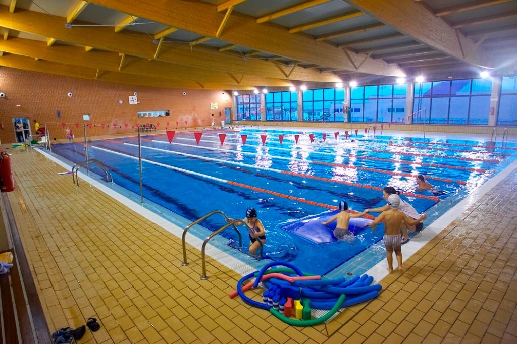 Guardamar invertirá 195.000 euros para renovar la climatización de la piscina Manel Estiarte 