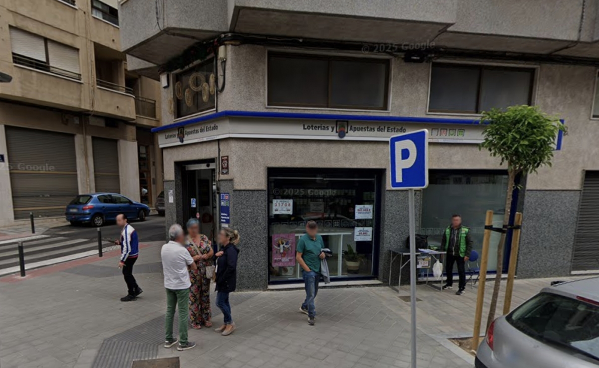 Una administración de Elda vende 380 décimos del tercer quinto premio, el 77.715