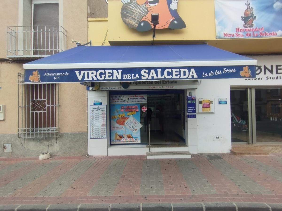 Las Torres de Cotillas y Ceutí venden 300 décimos del quinto premio, el 18.669, agraciado con 6.000 euros el boleto