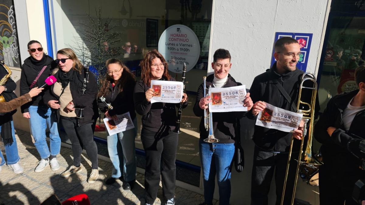 La banda de música de Teulada reparte 16 millones con el cuarto premio de la Lotería de Navidad 