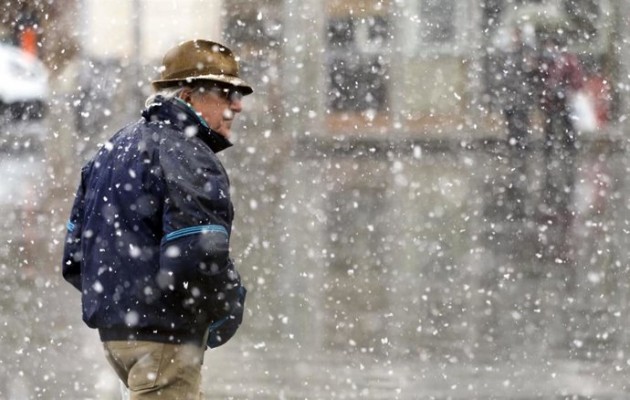 La nieve llega al interior norte de Castellón, con temperaturas bajo cero este día de Navidad