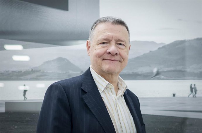 Jordi Sevilla anuncia un manifiesto en enero para preparar una alternativa a la 'podemización' de Sánchez