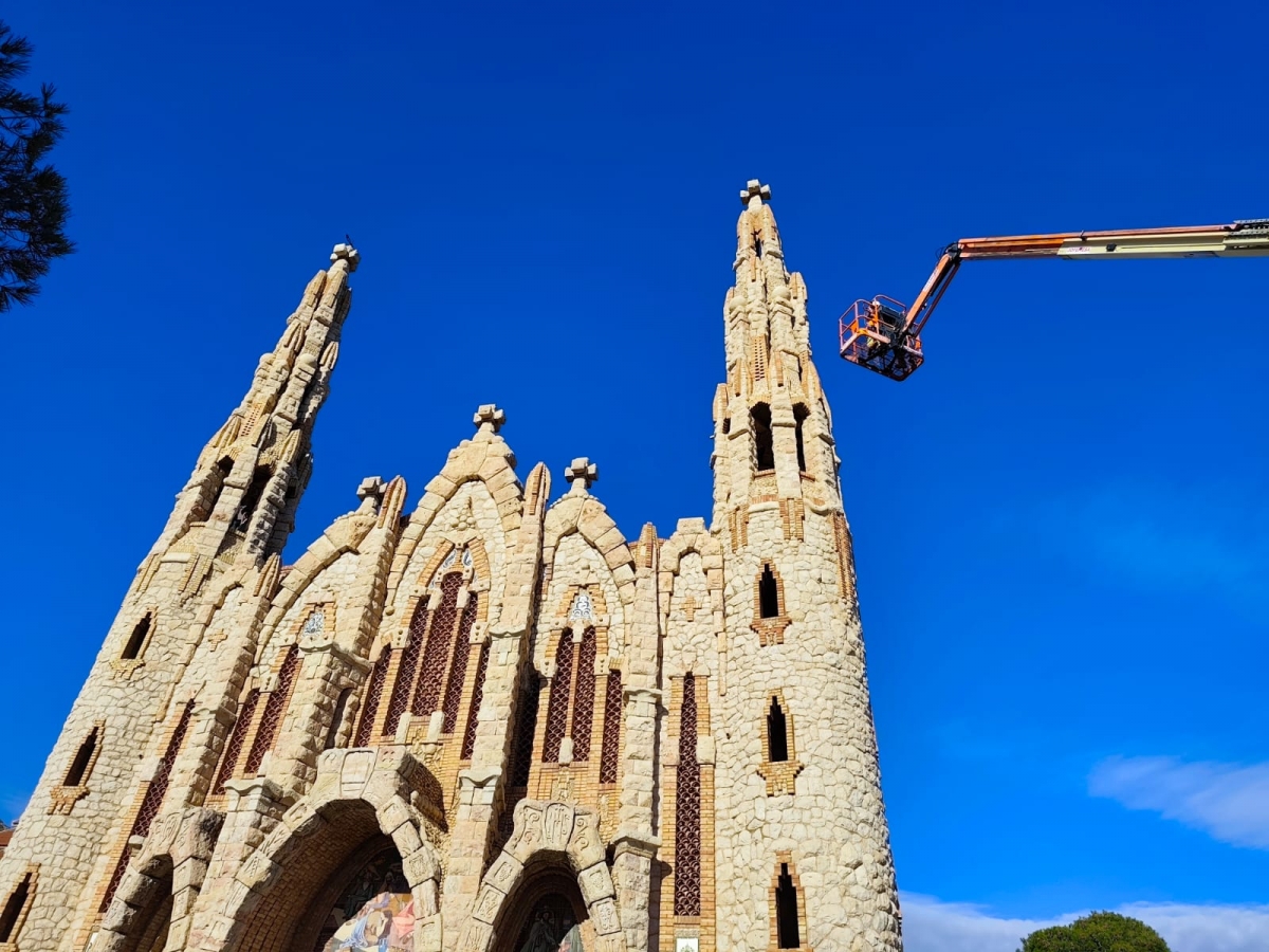 Novelda cierra de manera indefinida el Santuario de la Magdalena: riesgo por nuevas grietas 