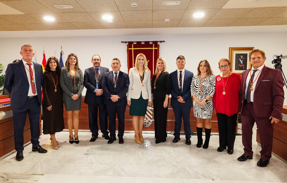 Nati Algado toma el mando de Finestrat con nuevas concejalías y redistribución de competencias