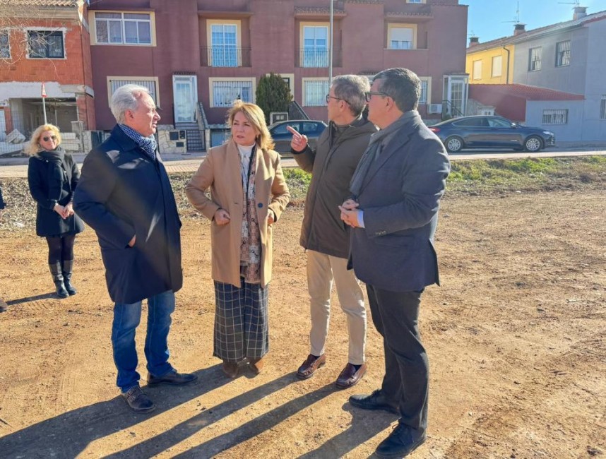 Camarero anuncia la construcción de más de 30 viviendas industrializadas en Utiel para dar solución a personas que perdieron su hogar en la dana - 