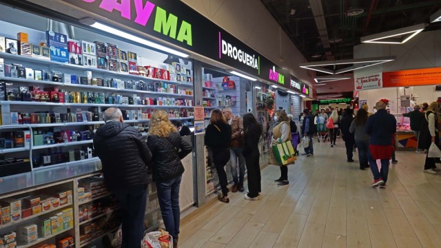 Benidorm aprueba el pago de la primera remesa de bonos consumo por valor de 351.690 euros