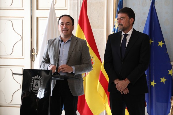 Pérez Llorca reafirma el compromiso inversor con Alicante: Tram, colegios y ¿centro de congresos?