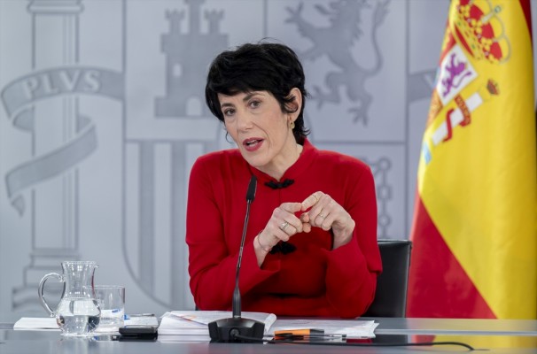 El Gobierno se opone a una posible abstención del PSOE para que Guardiola no dependa de Vox
