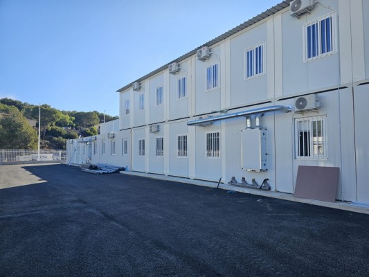 El alumnado del CEIP Oltà de Calp podrá reanudar el curso escolar en enero en las aulas prefabricadas 
