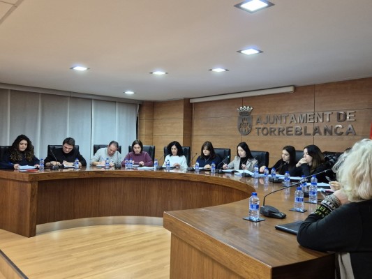 Torreblanca avala unas cuentas de 7 millones para 2026 centradas en servicios y reducción de carga fiscal