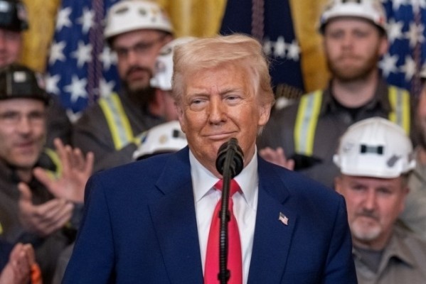 Trump propone cancelar las licencias de televisión de las cadenas de EEUU que le son críticas