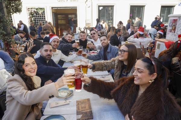 Todas las imágenes de la Nochebuena en Murcia y Cartagena: 'mañaneo' y 'tardebuena'
