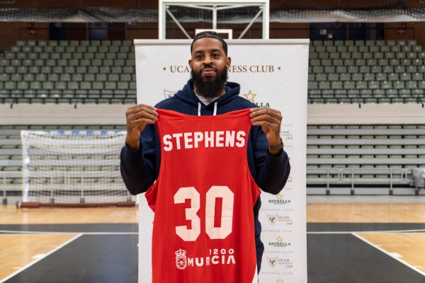 DJ Stephens firmó con el UCAM CB la segunda y la sexta mejor jugada de 2025
