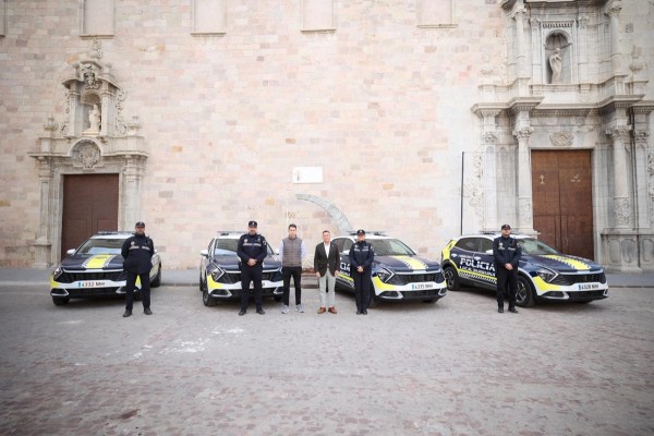 Burriana incorpora cinco nuevos vehículos policiales para modernizar y mejorar la seguridad ciudadana