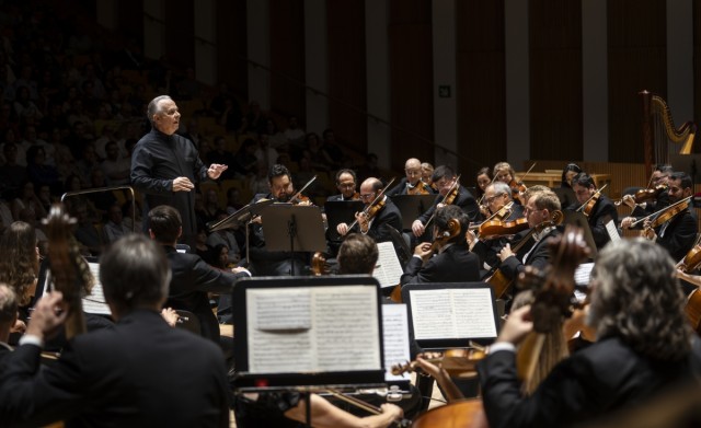 Mark Elder abre la programación sinfónica de 2026 en Les Arts con la Quinta de Mahler y ‘La infancia de Cristo’ de Berlioz