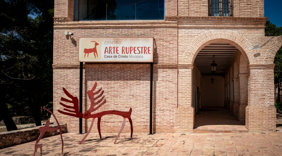 Centro de Interpretación del Arte Rupestre Casa de Cristo - Foto: TIERRAS DE LA VERA CRUZ Centro de Interpretación del Arte Rupestre Casa de Cristo