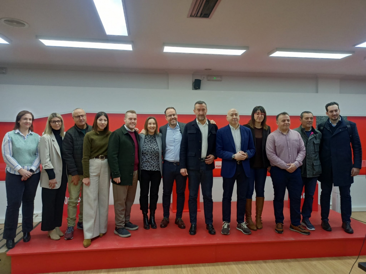 Foto de familia tras el fin de ciclo -