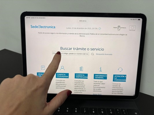 Siete de cada diez murcianos ya presentan sus expedientes y solicitudes de forma electrónica