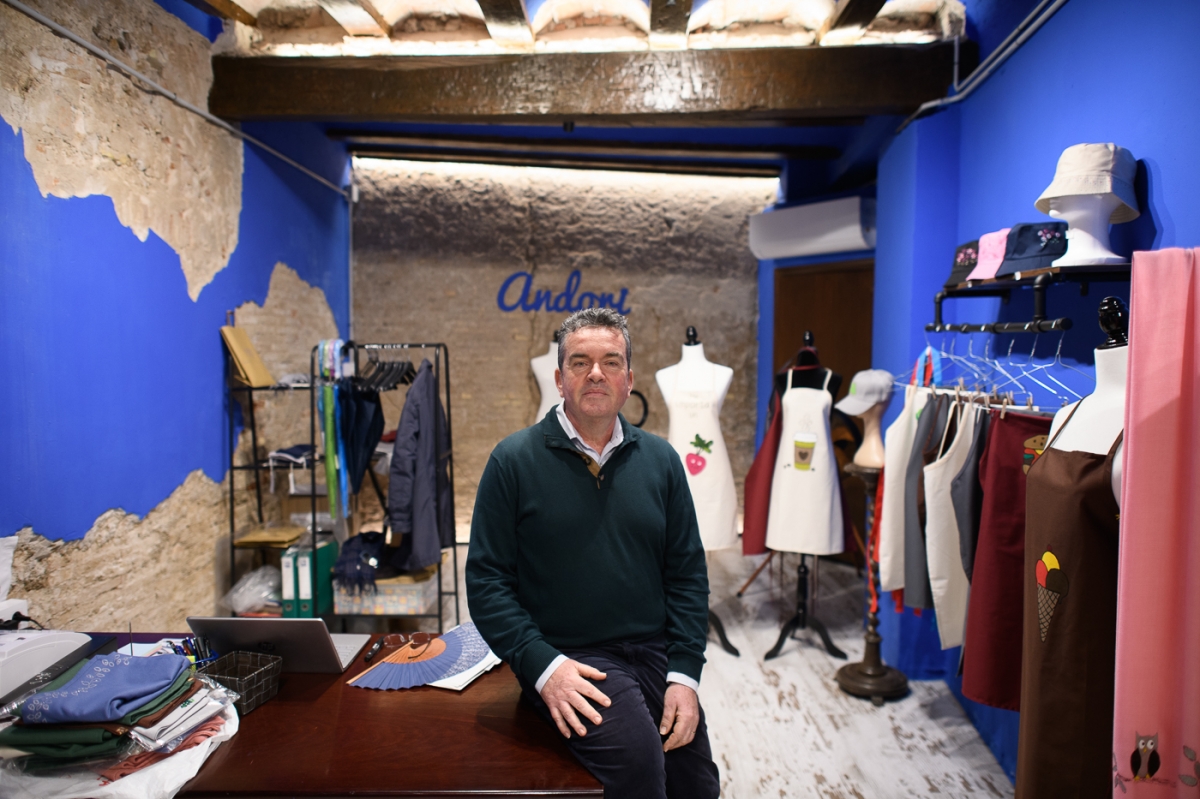 Juan decide emprender a los 59 años y no está loco